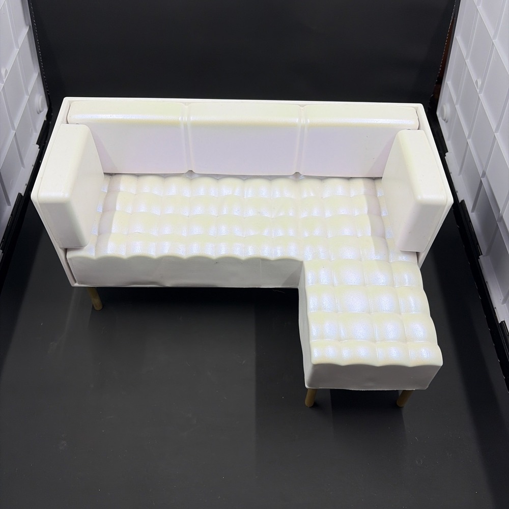 Rainbow High Dollhouse White Sofa Couch Furniture Accessory‎ L Shaped Gold Legs